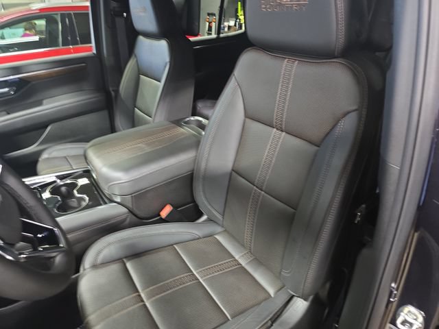 New 2026 Chevrolet Tahoe High Country AWD/4WD image 19