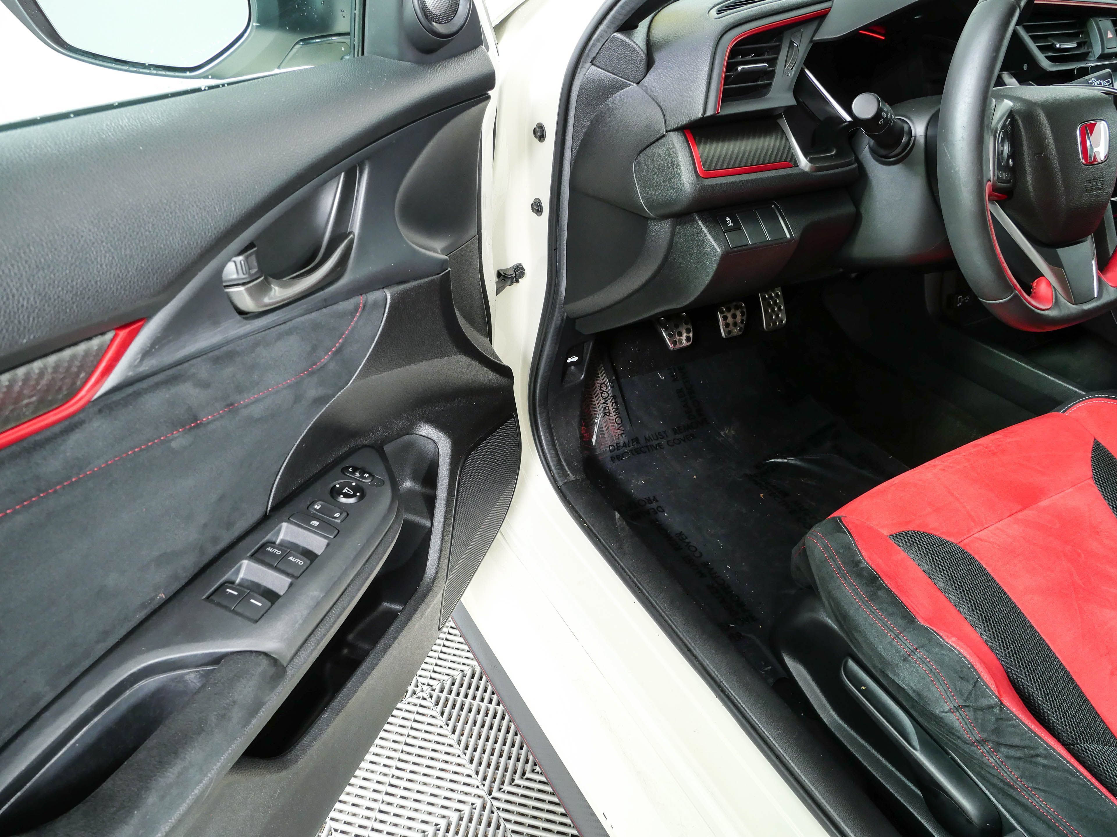 Used 2017 Honda Civic Type R image 7