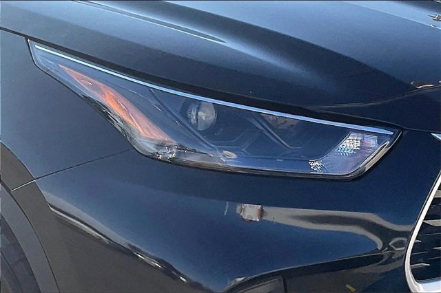 Used 2023 Toyota Highlander LE image 26