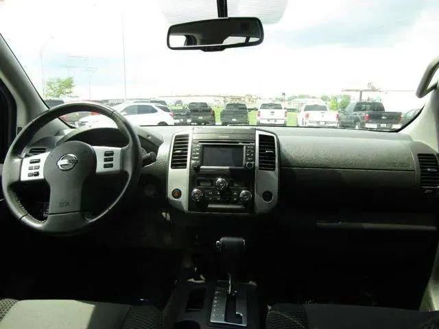 Used 2019 Nissan Frontier PRO-4X image 11