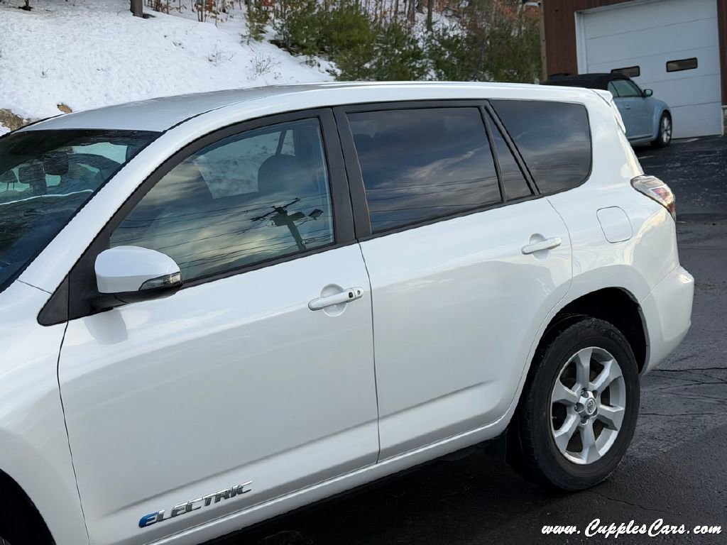 Used 2014 Toyota RAV4 EV image 35