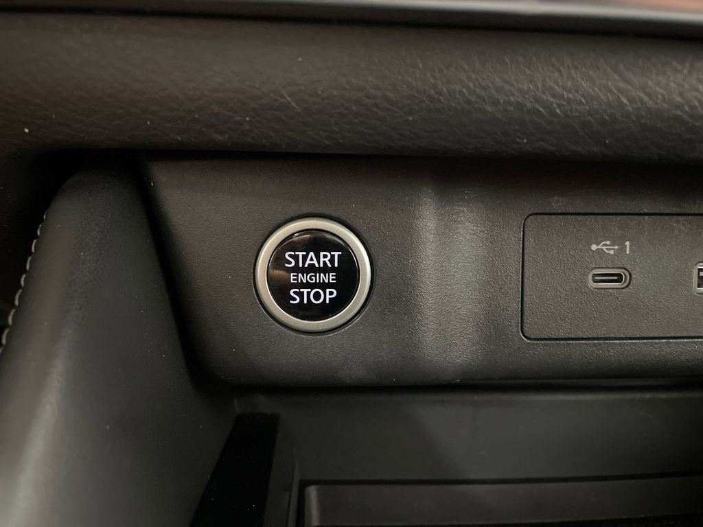 Used 2023 Nissan Rogue SL w/ SL Premium Package image 24