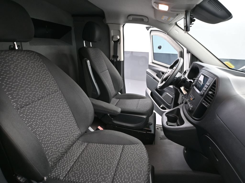 Used 2023 Mercedes-Benz Metris image 38