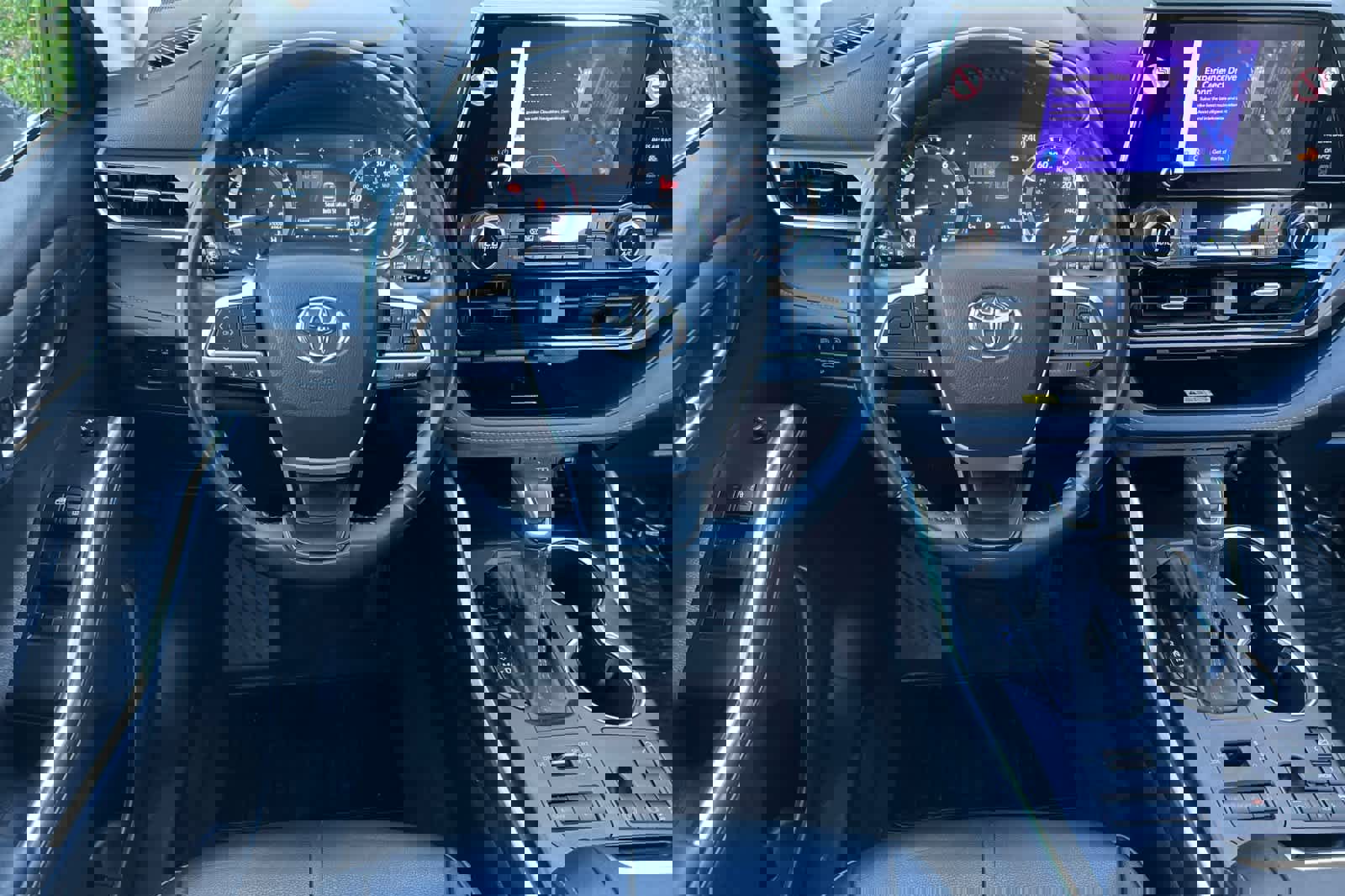 Used 2023 Toyota Highlander XLE image 15