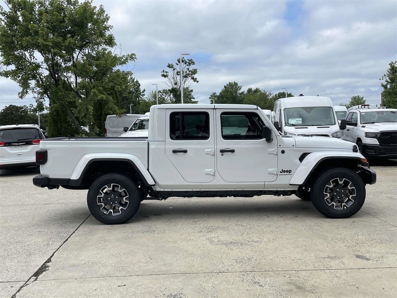 New 2025 Jeep Gladiator Sport w/ Premium Package image 10