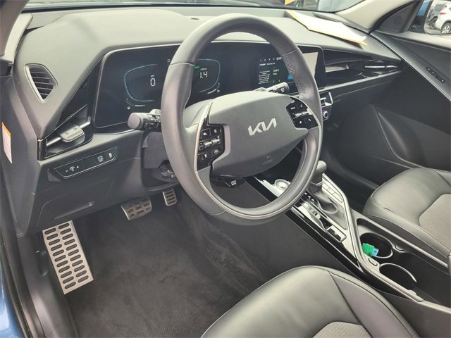 Used 2023 Kia Niro EX Touring image 12