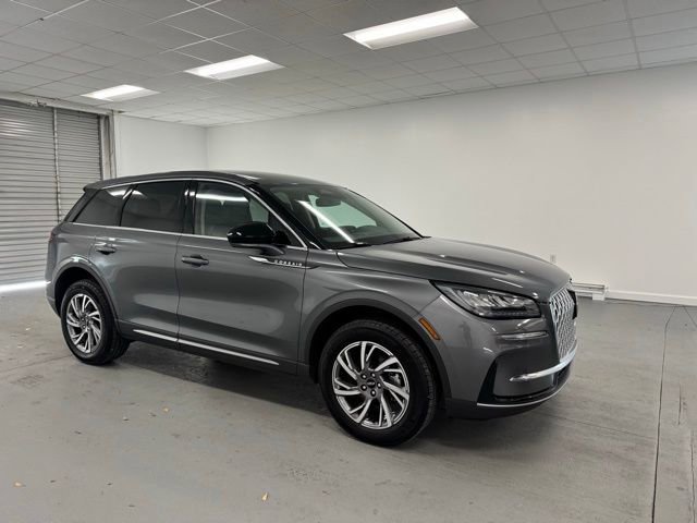 Used 2025 Lincoln Corsair Premiere image 3