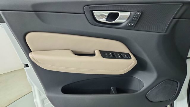 New 2026 Volvo XC60 B5 Plus w/ Protection Package Premier AWD/4WD image 9