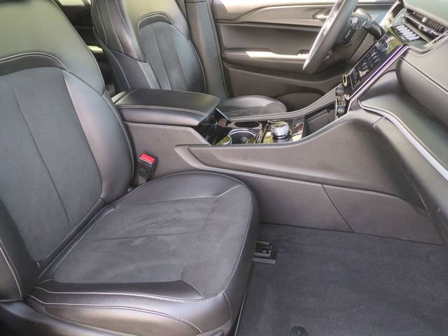 Certified 2023 Jeep Grand Cherokee Altitude AWD/4WD image 23