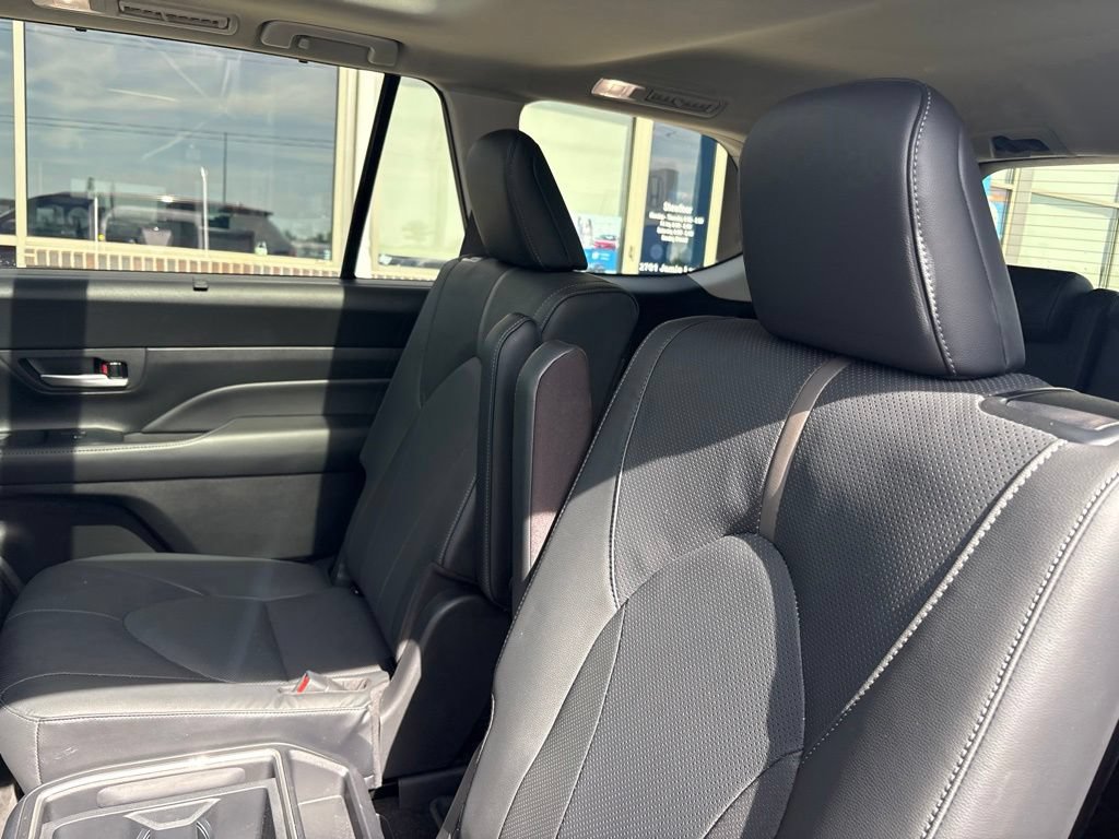 Used 2024 Toyota Grand Highlander AWD image 40