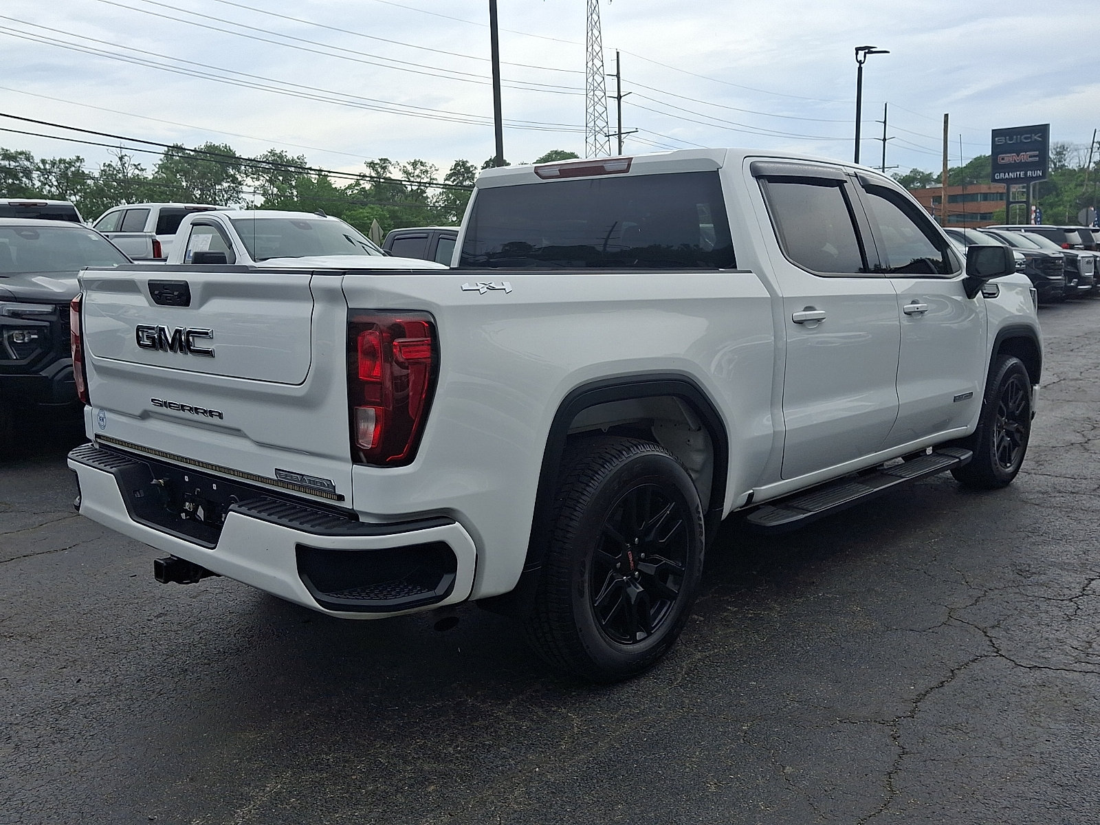 Used 2022 GMC Sierra 1500 Elevation w/ LPO, Elevation Black Package AWD/4WD image 6
