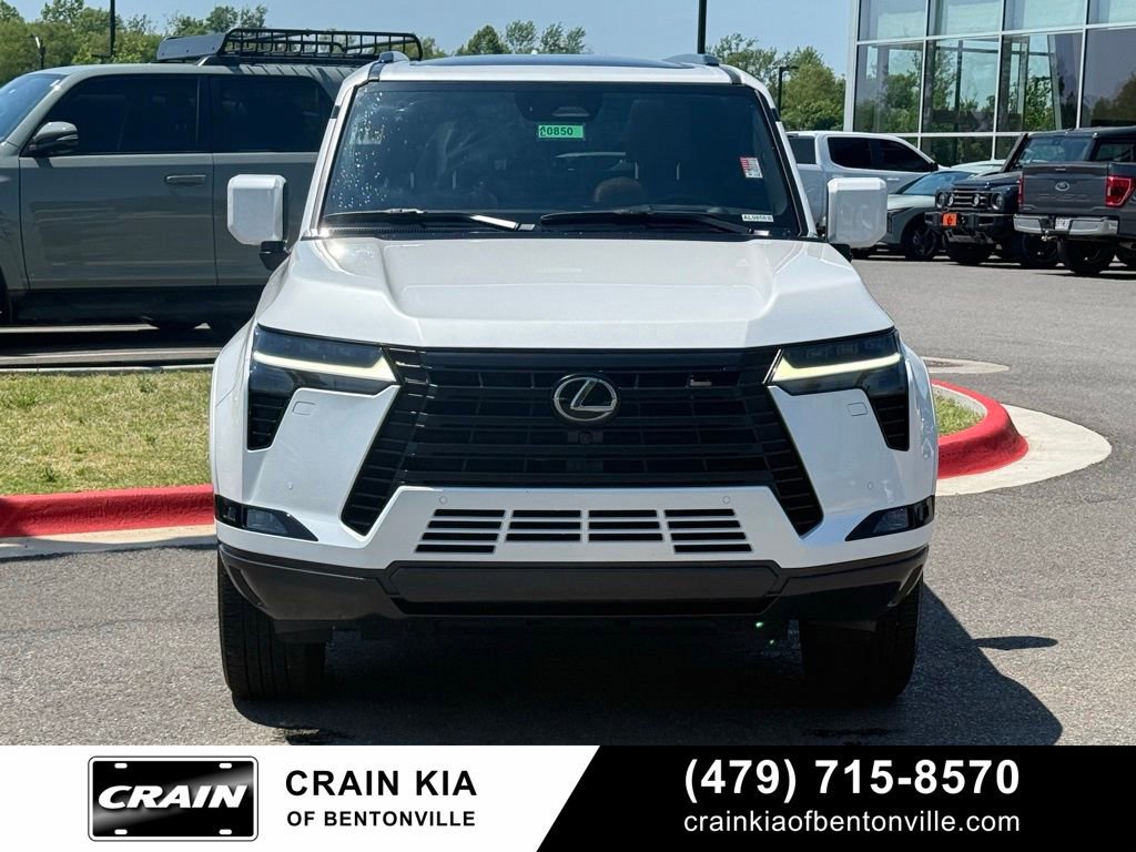 Used 2025 Lexus GX 550 w/ Accessory Package (2T) AWD/4WD image 2