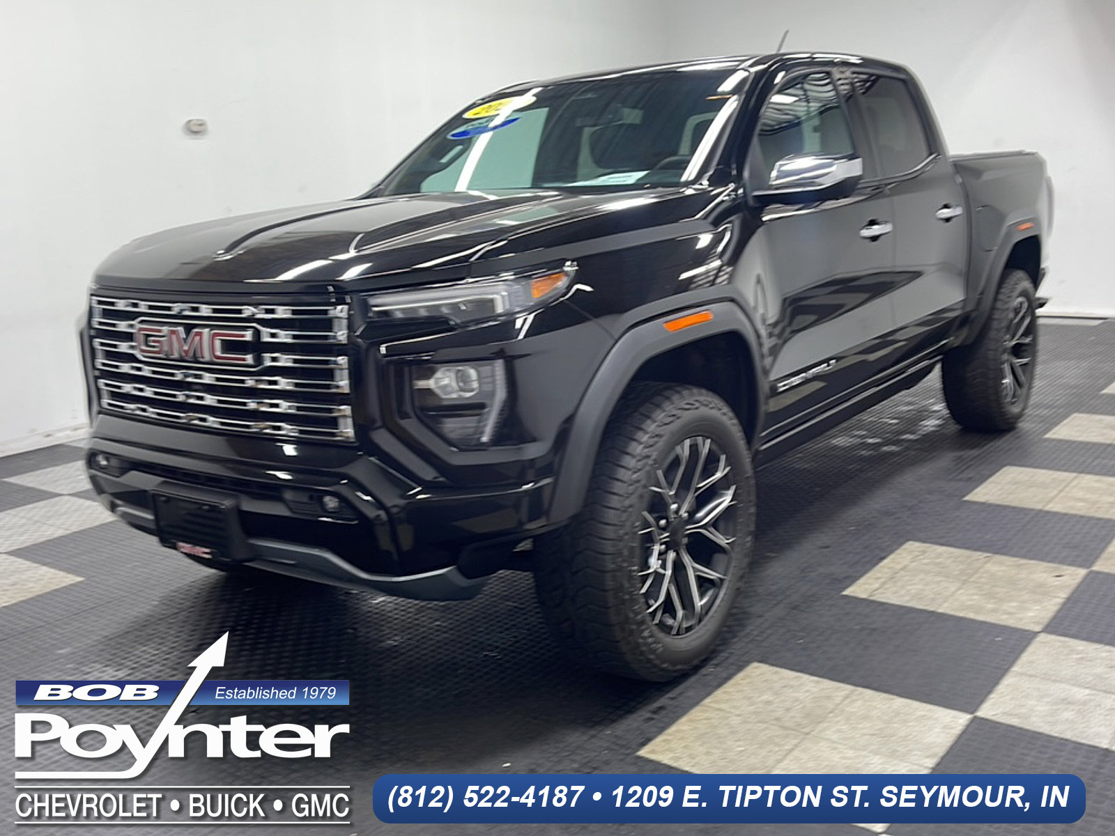 Used 2023 GMC Canyon Denali w/ Denali Black Edition AWD/4WD image 1