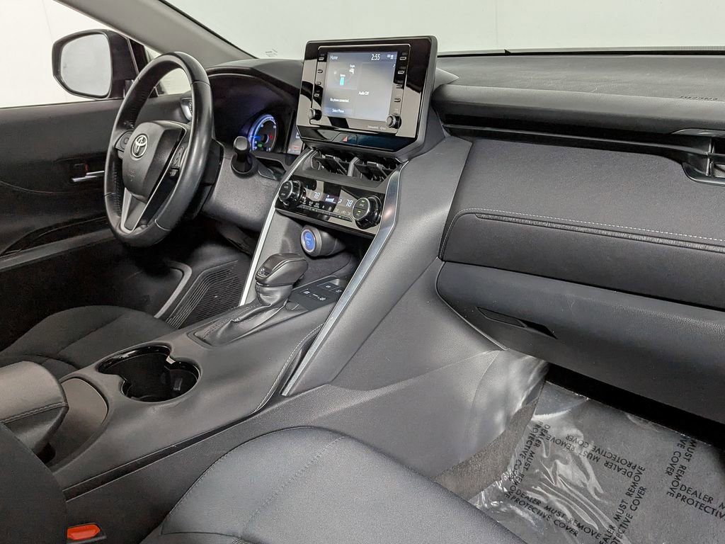 Used 2022 Toyota Venza LE image 31