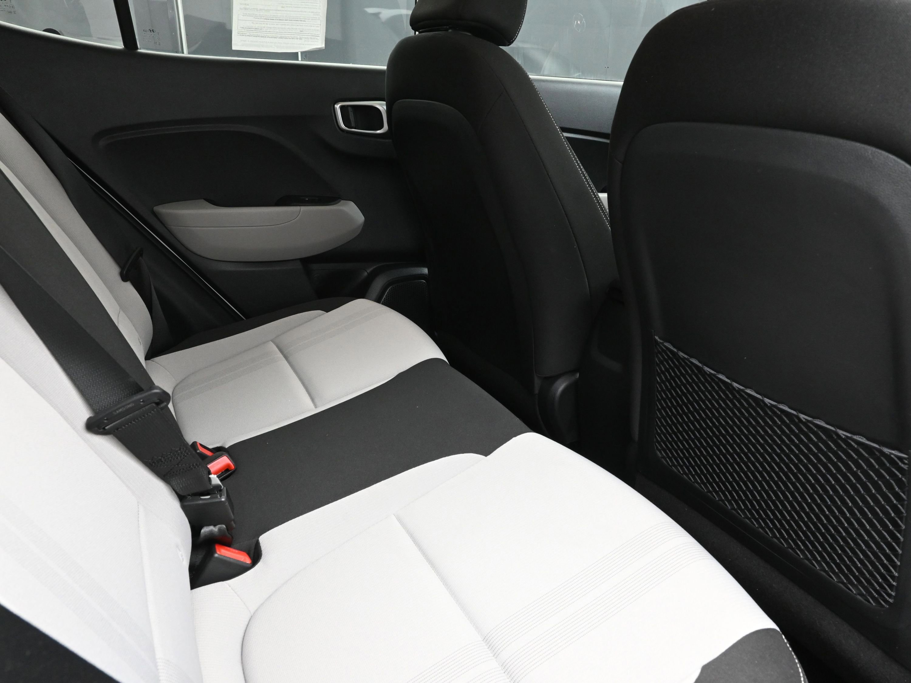 Certified 2022 Hyundai Venue SEL image 24