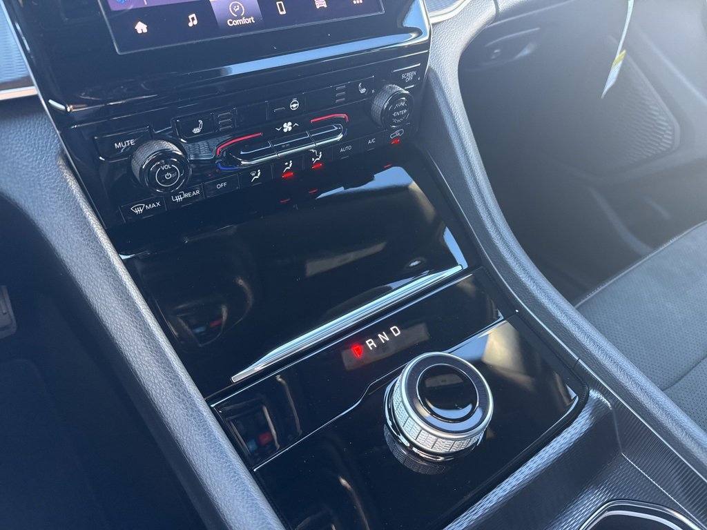 New 2025 Jeep Grand Cherokee L Altitude image 40