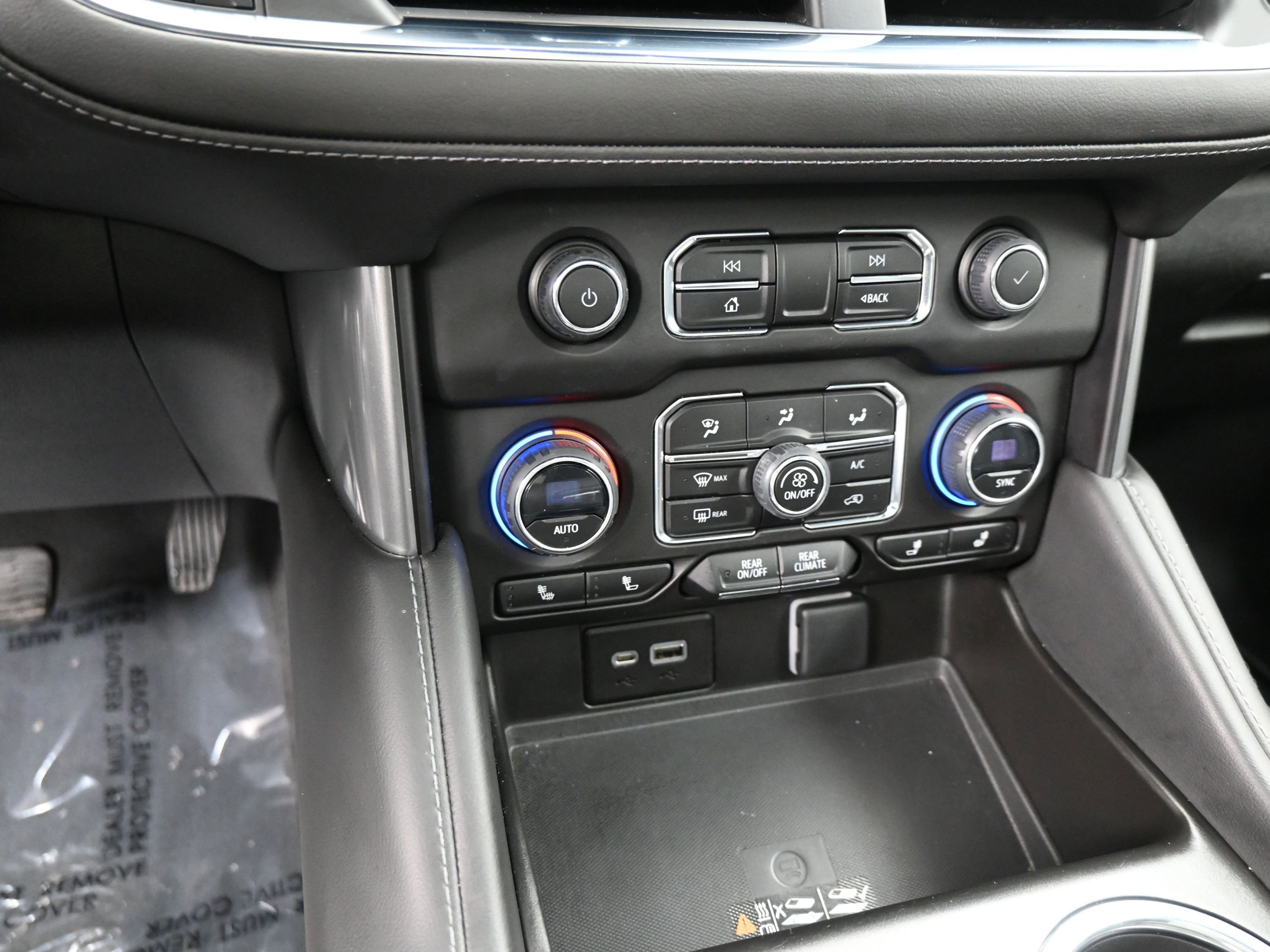 Used 2023 Chevrolet Tahoe Z71 w/ Luxury Package AWD/4WD image 15
