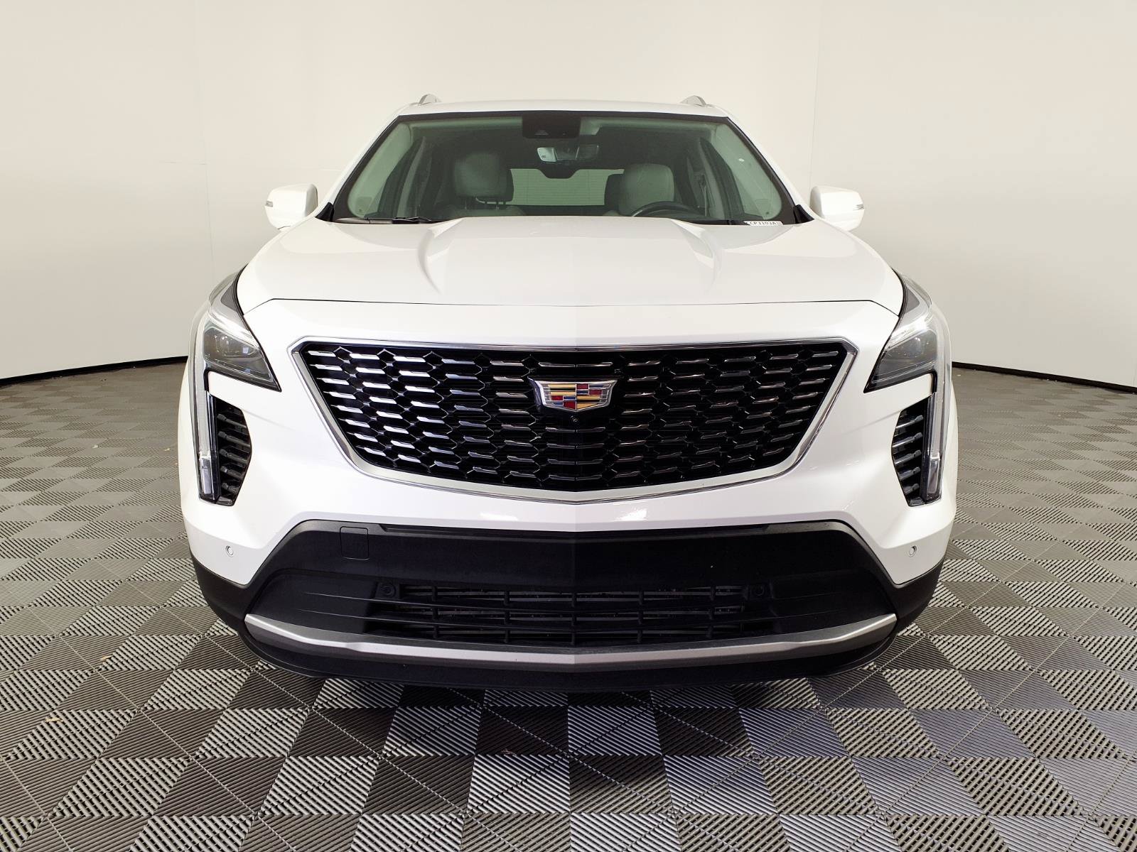 Certified 2023 Cadillac XT4 Premium Luxury w/ Technology Package AWD/4WD image 2