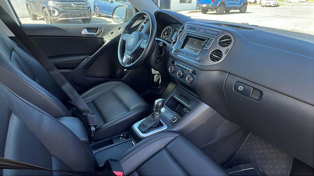 Used 2016 Volkswagen Tiguan S image 14