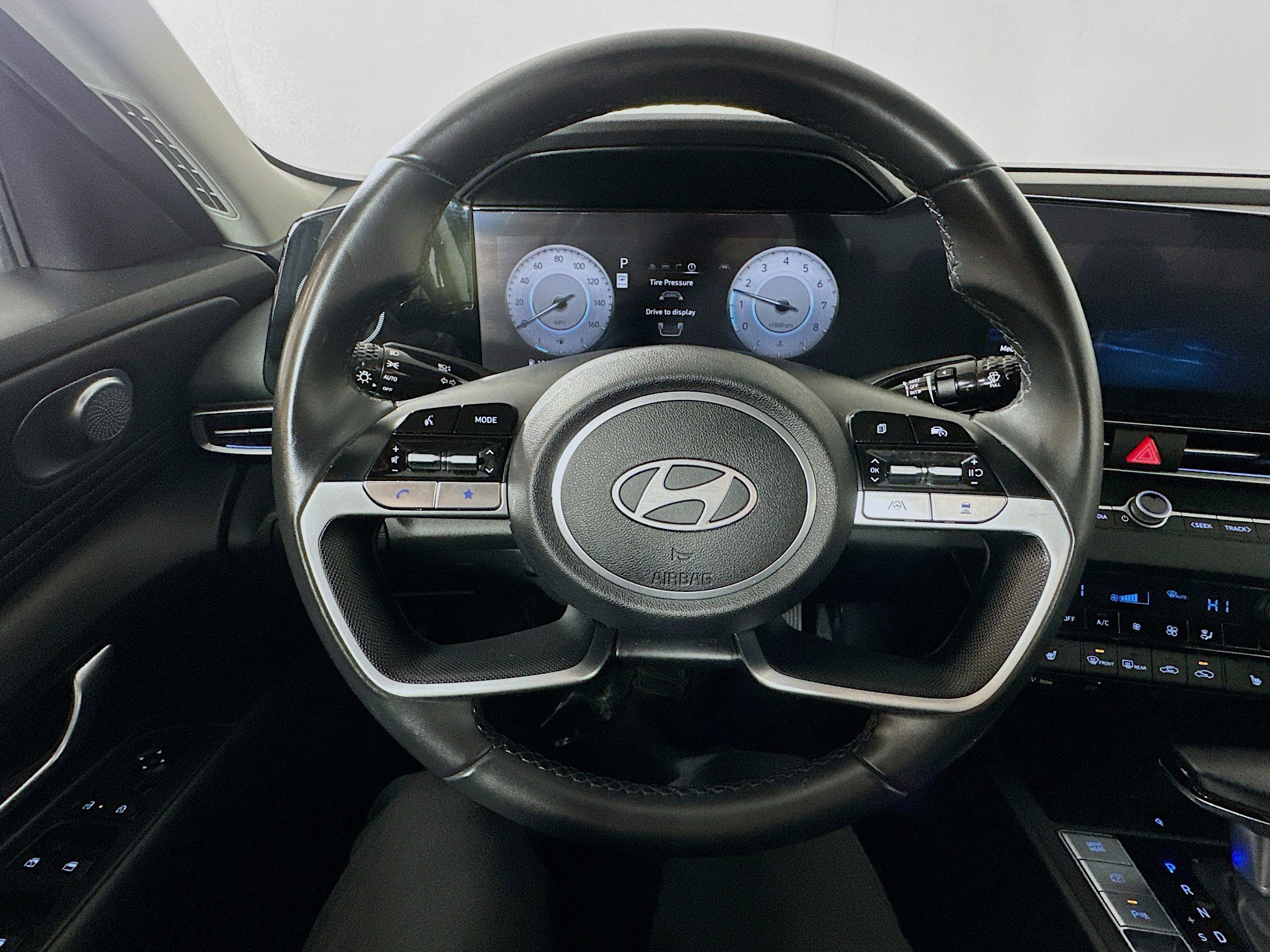 Certified 2024 Hyundai Elantra Limited image 11