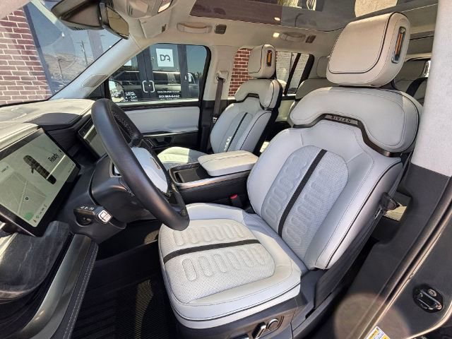 Used 2024 Rivian R1S Adventure image 32