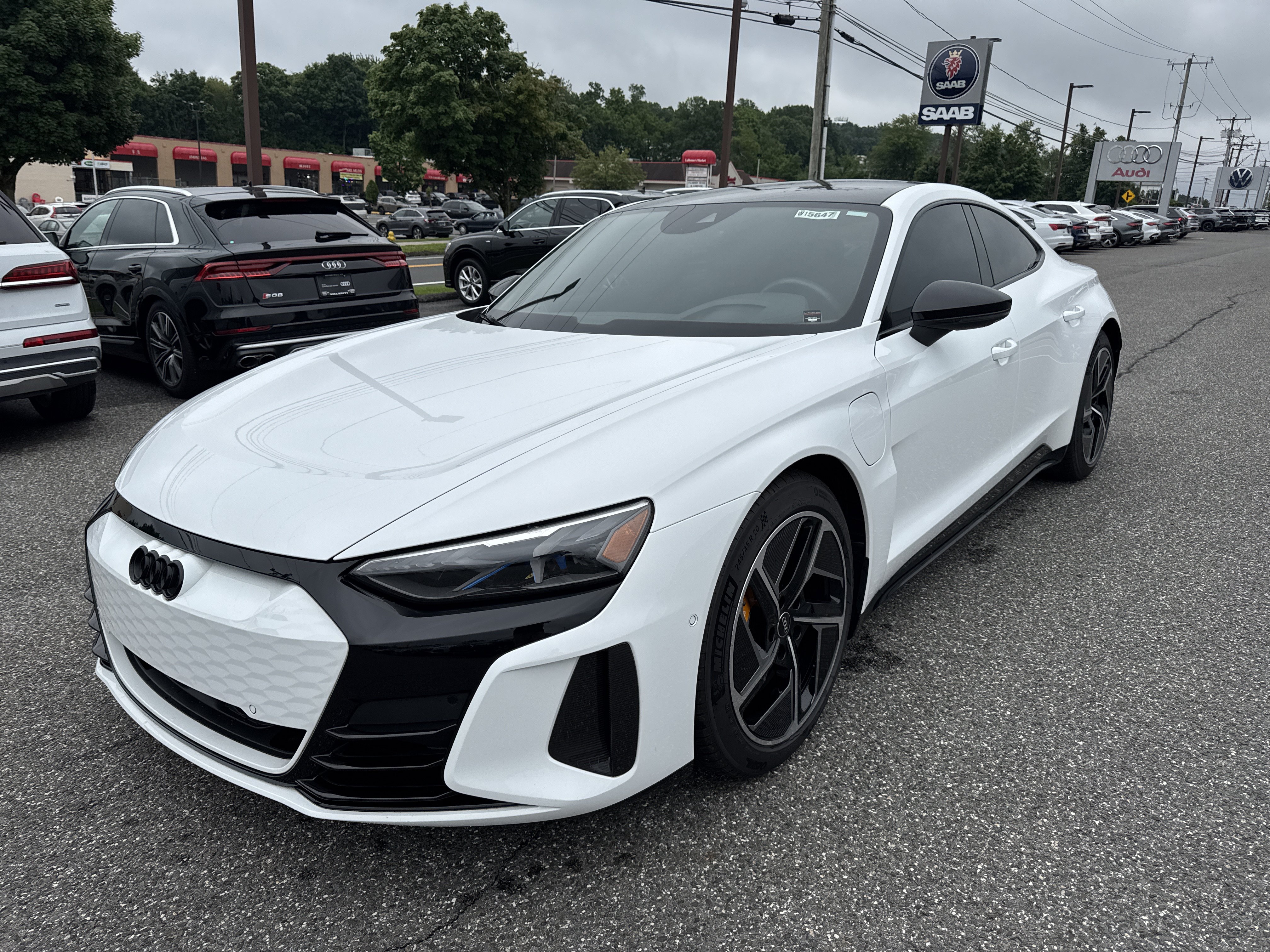 Certified 2023 Audi RS e-tron GT w/ Carbon Performance Package AWD/4WD image 3