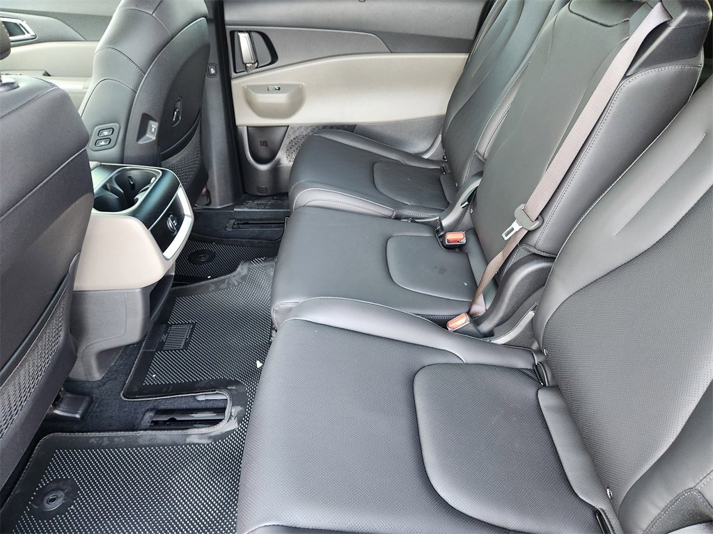 New 2026 Kia Carnival EX image 19