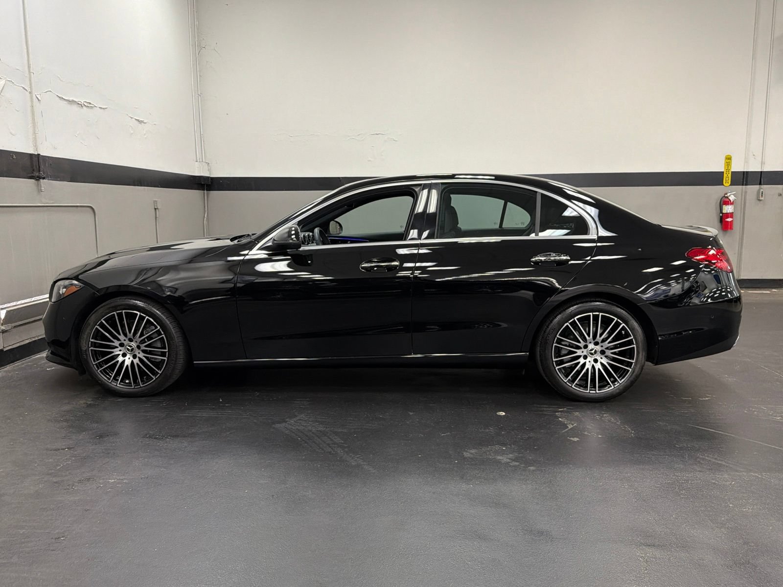 Used 2025 Mercedes-Benz C 300 Sedan image 10