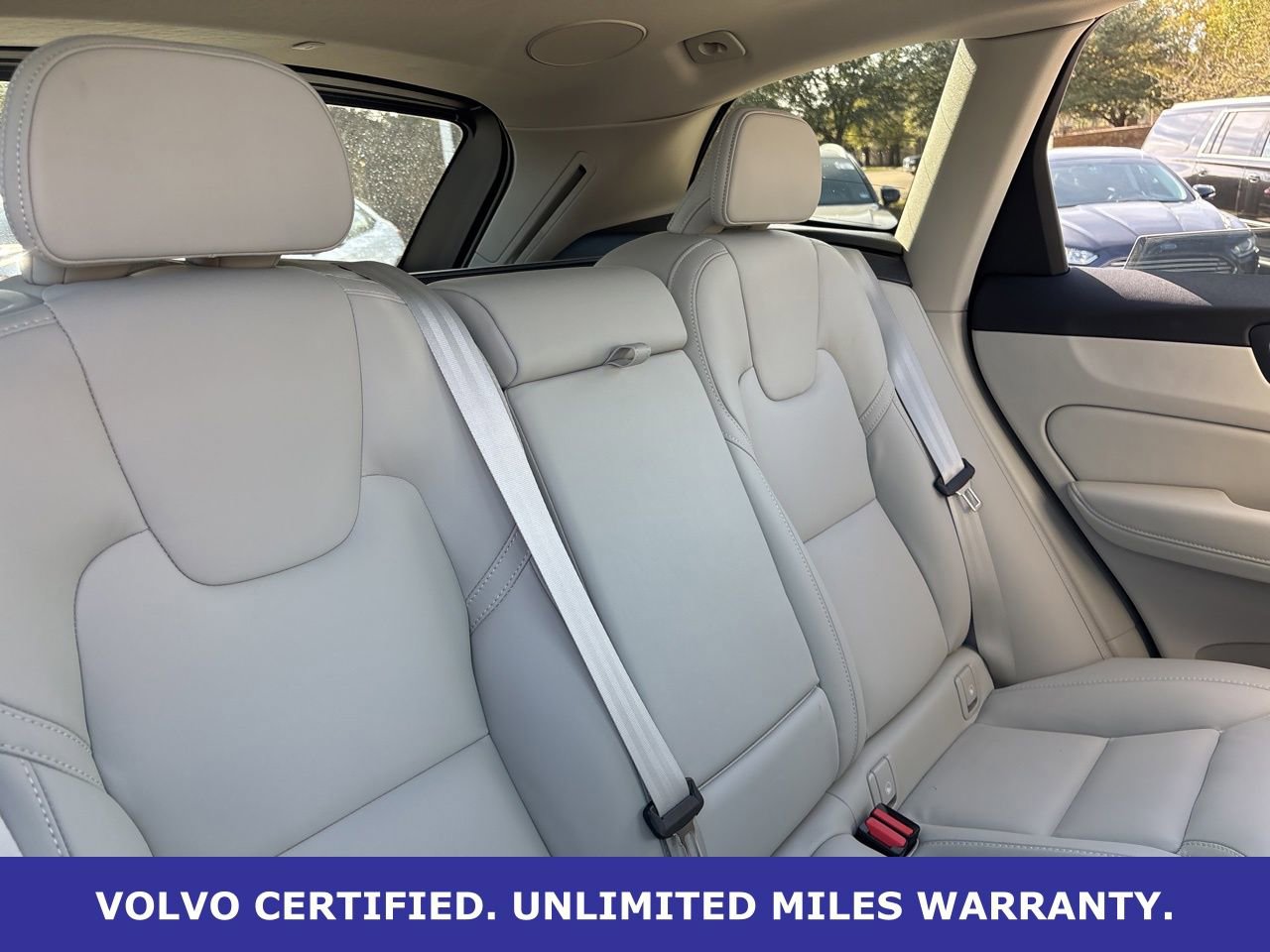 Used 2023 Volvo XC60 B5 Ultimate w/ Climate Package image 10
