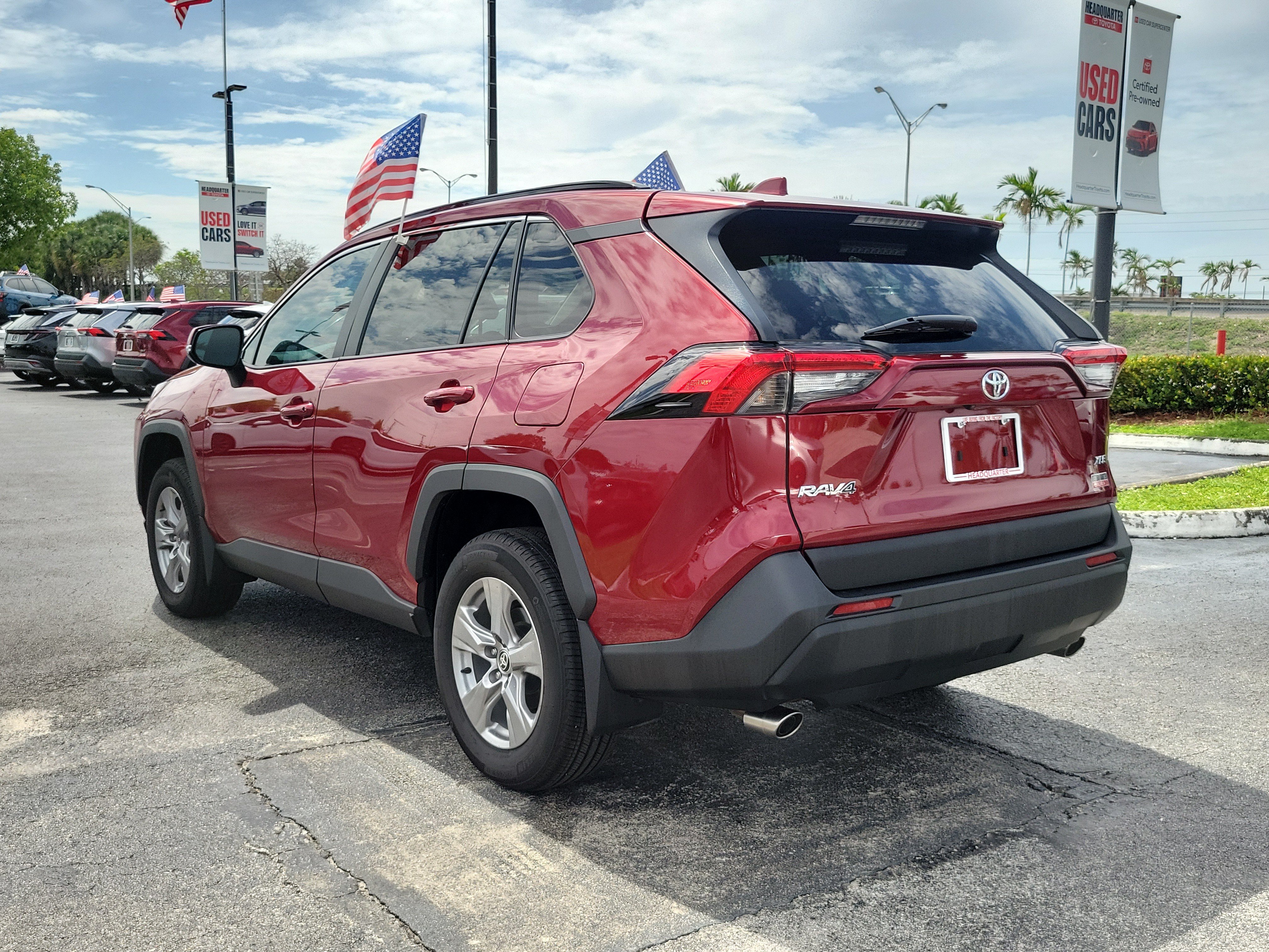 Used 2025 Toyota RAV4 XLE w/ Convenience Package FWD image 9