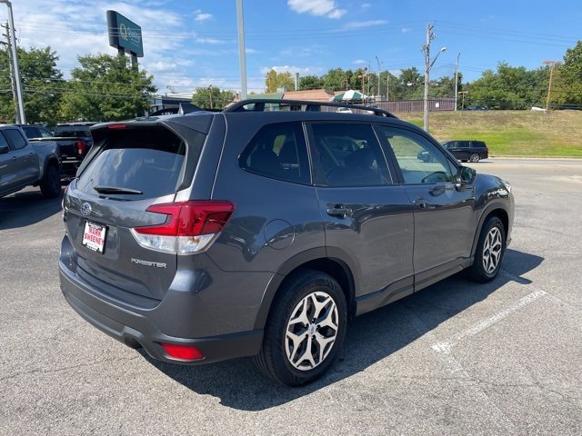Used 2022 Subaru Forester Premium image 6