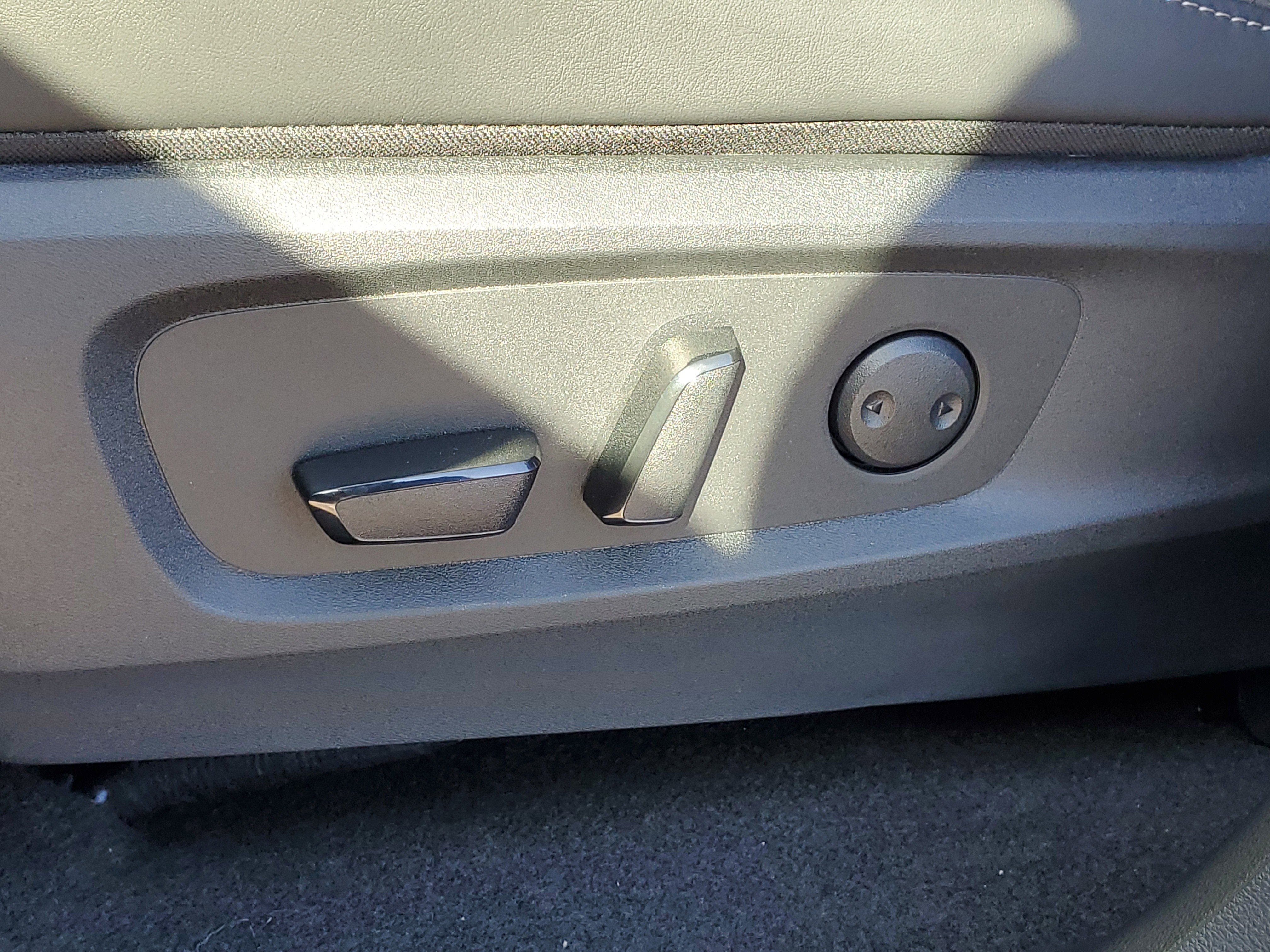 New 2026 Nissan Pathfinder SL w/ SL Premium Package image 6