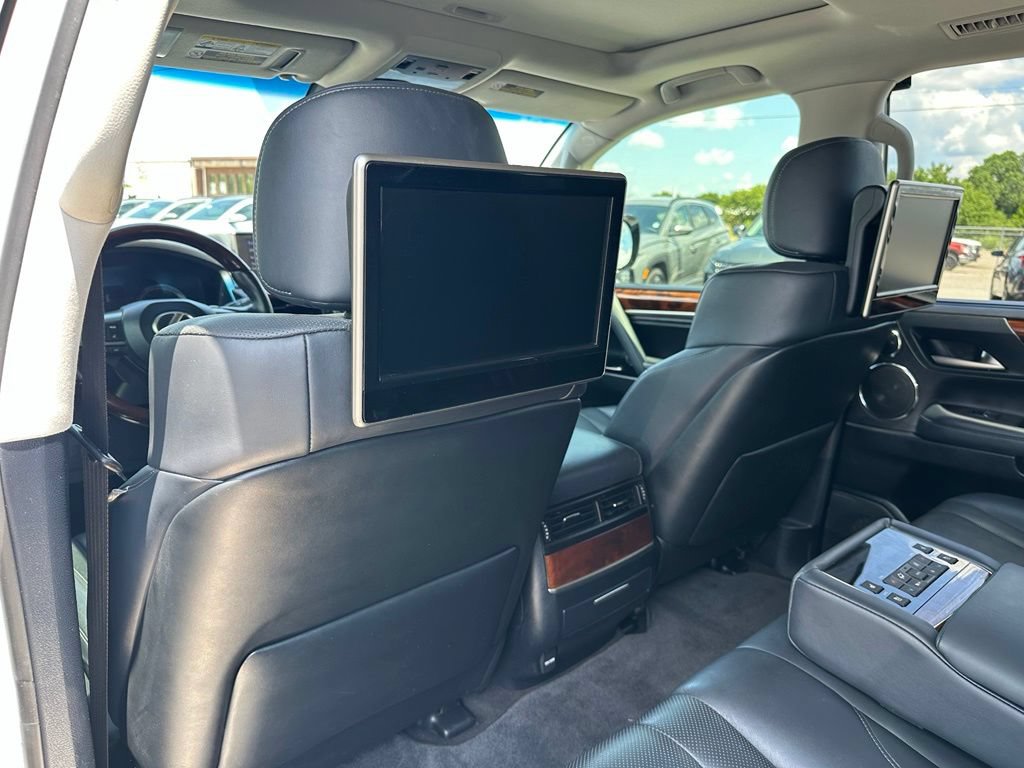 Used 2020 Lexus LX 570 4WD w/ Luxury Package image 28