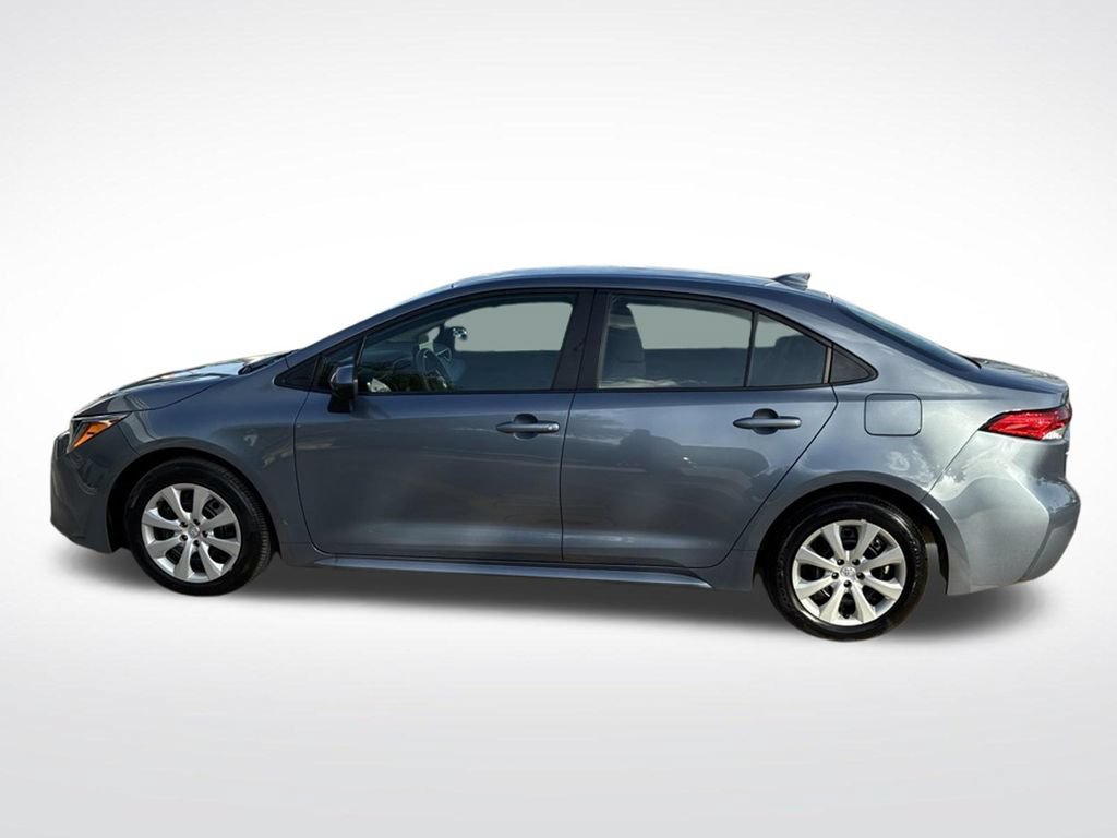 Used 2025 Toyota Corolla LE FWD image 9
