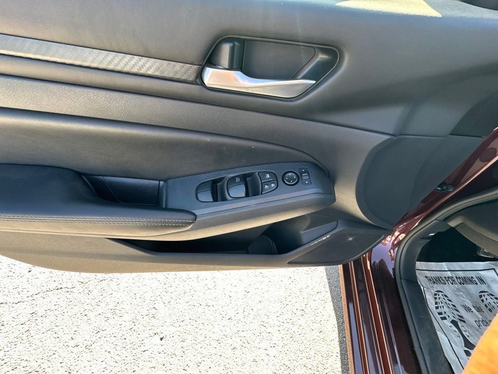 Used 2024 Nissan Altima 2.5 SV FWD image 10