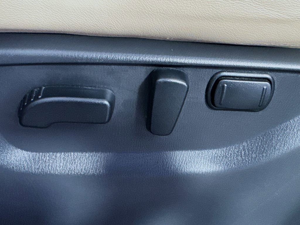 Used 2023 Nissan Armada Platinum w/ Captain's Chairs Package image 19