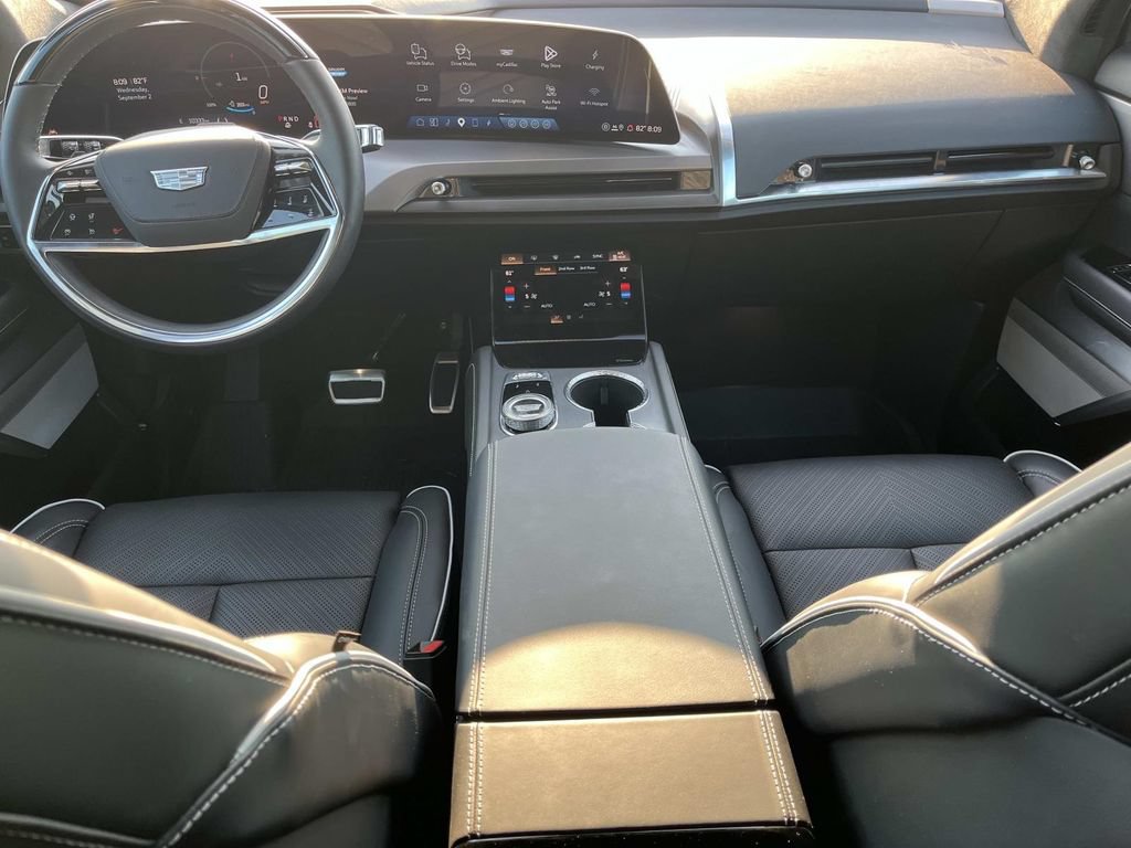 Certified 2026 Cadillac Vistiq Platinum w/ LPO, Floor Liner Package AWD/4WD image 12