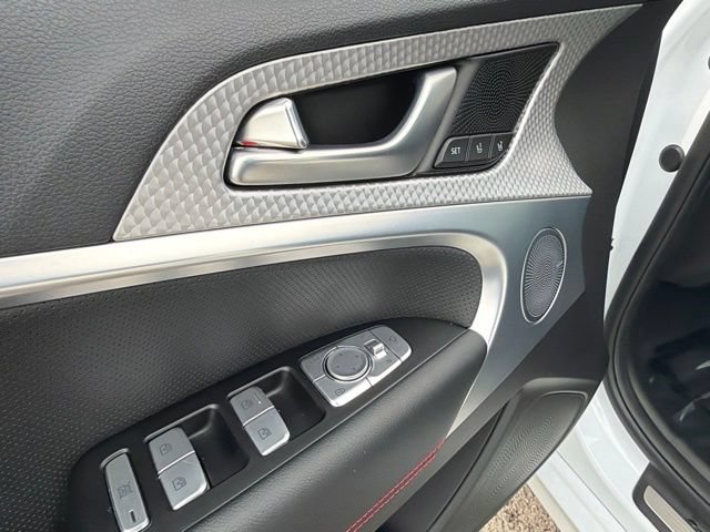 Used 2023 Genesis G70 2.0T w/ Sport Prestige Package AWD/4WD image 18