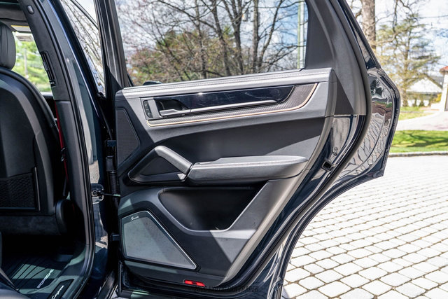 Used 2024 Porsche Cayenne S image 46