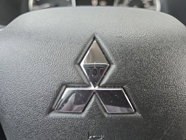 Used 2024 Mitsubishi Outlander SE image 5