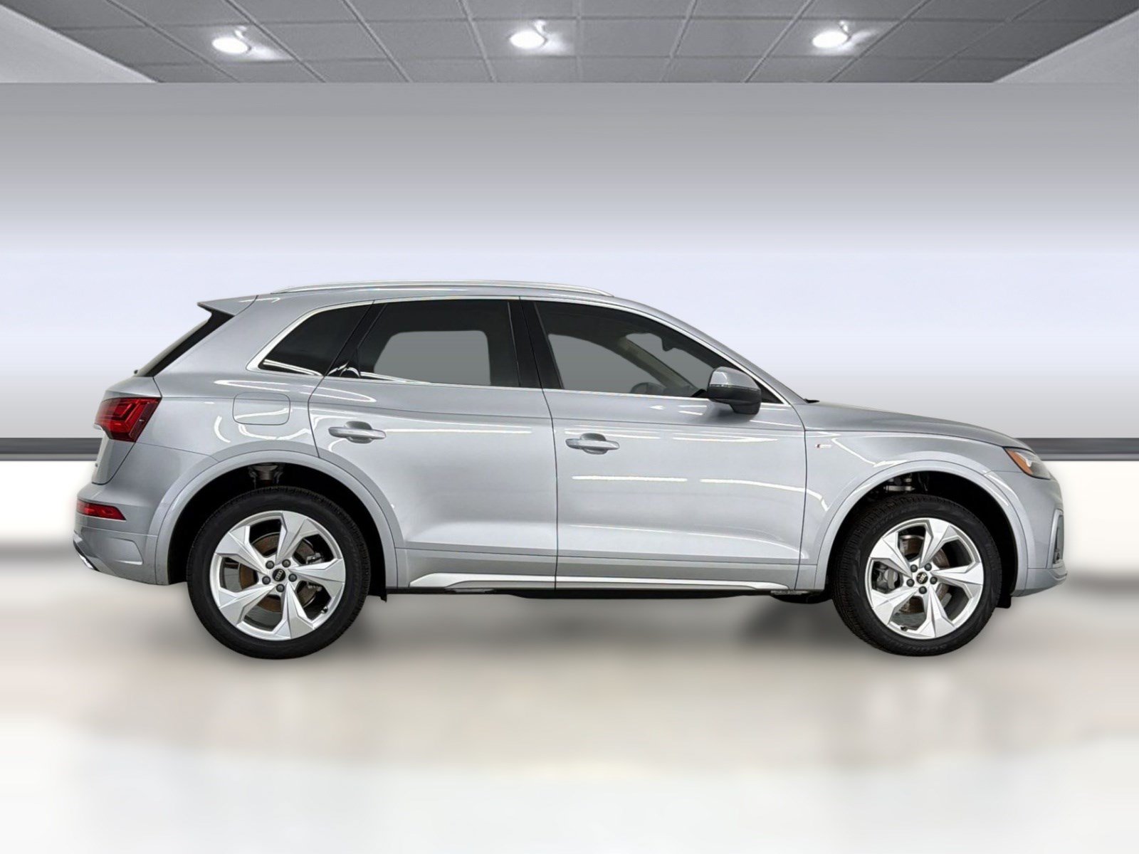 Certified 2025 Audi Q5 2.0T Premium Plus AWD/4WD image 8