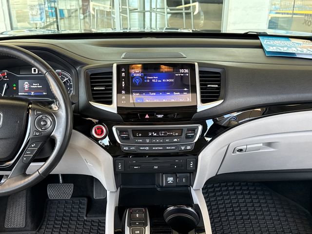 Used 2017 Honda Pilot Touring image 17