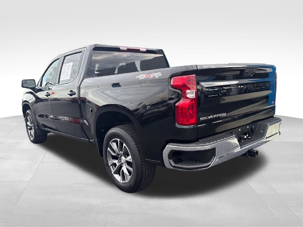 Used 2024 Chevrolet Silverado 1500 LT AWD/4WD image 3