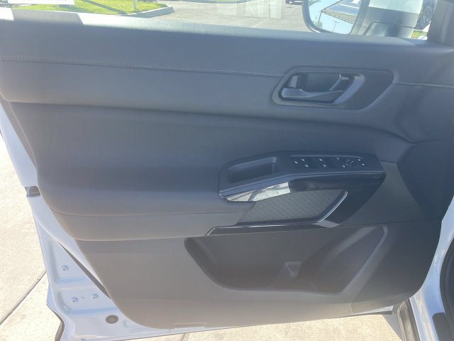 Used 2025 Nissan Pathfinder SV FWD image 21