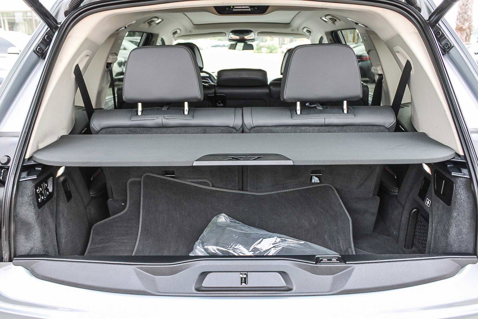 Used 2023 BMW X7 xDrive40i w/ Premium Package image 26