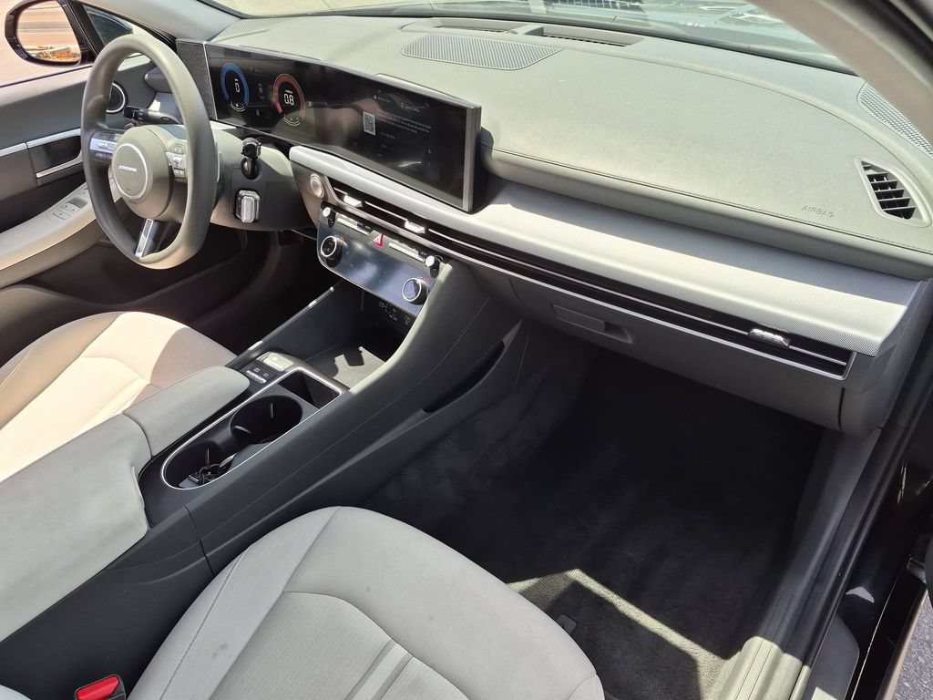 Used 2025 Hyundai Sonata SEL FWD image 32