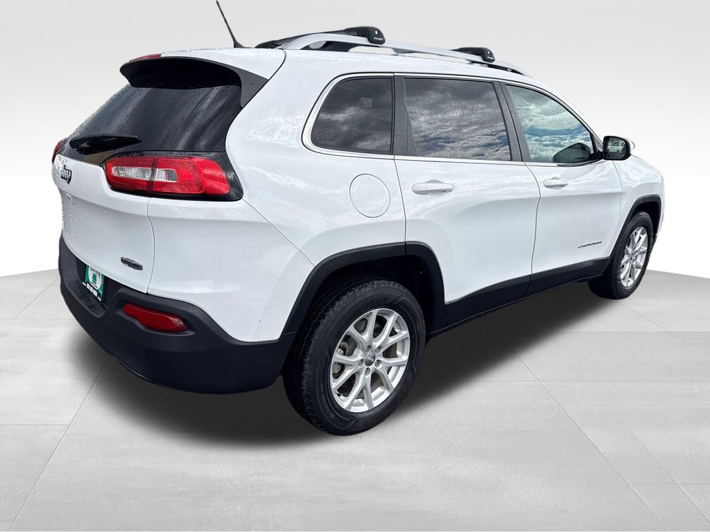 Used 2017 Jeep Cherokee Latitude w/ Cold Weather Group AWD/4WD image 6