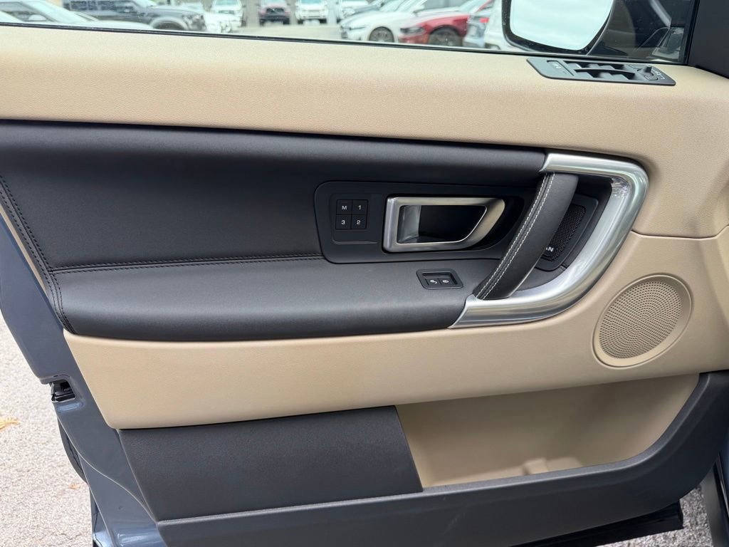 Used 2019 Land Rover Discovery Sport AWD/4WD image 13