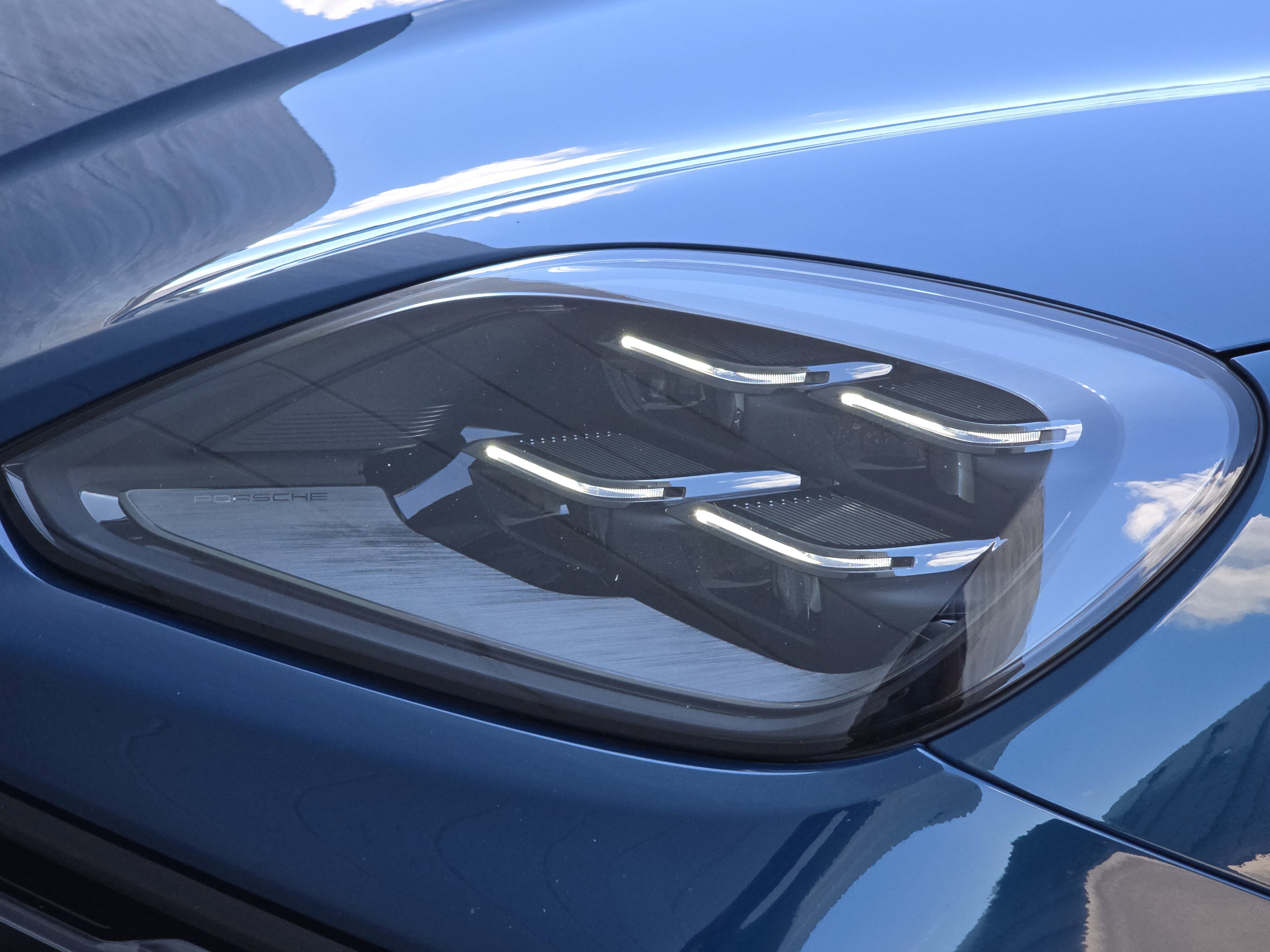 Certified 2025 Porsche Cayenne image 11