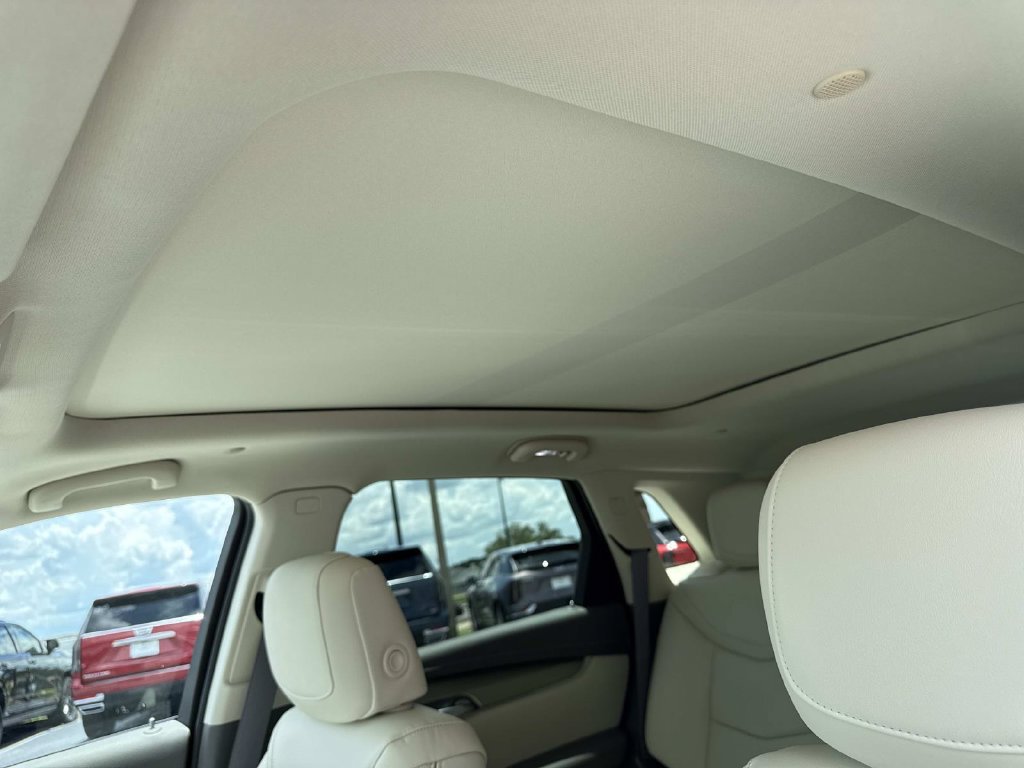 New 2026 Cadillac XT5 Premium Luxury w/ LPO, ONYX Package FWD image 32